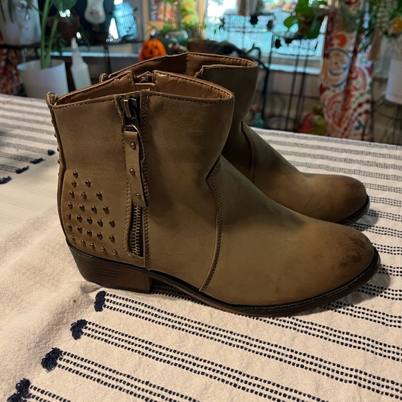 New De Blossom collection ankle boots - Picture 1 of 9